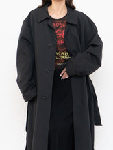 Load image into Gallery viewer, Vintage x Made in Canada x WEATHERMAN Black Trench (S-L)