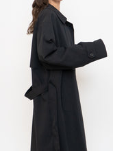 Load image into Gallery viewer, Vintage x Made in Canada x WEATHERMAN Black Trench (S-L)