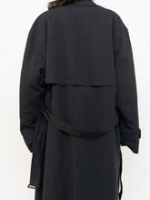 Load image into Gallery viewer, Vintage x Made in Canada x WEATHERMAN Black Trench (S-L)
