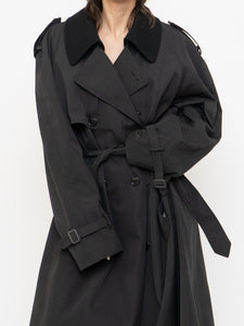 Vintage x Made in Canada x LONDON FOG Black Lined Trench  (42R)