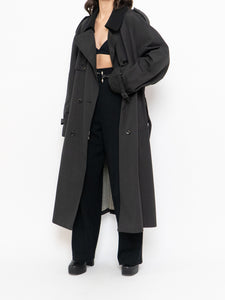 Vintage x Made in Canada x LONDON FOG Black Lined Trench  (42R)