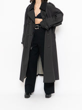 Load image into Gallery viewer, Vintage x Made in Canada x LONDON FOG Black Lined Trench  (42R)