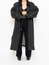 Load image into Gallery viewer, Vintage x Made in Canada x LONDON FOG Black Lined Trench  (42R)