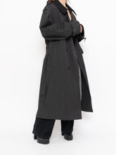 Load image into Gallery viewer, Vintage x Made in Canada x LONDON FOG Black Lined Trench  (42R)