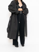 Load image into Gallery viewer, Vintage x Made in Canada x LONDON FOG Black Lined Trench  (42R)