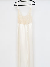 Load image into Gallery viewer, Cream Lace and Satin Slip and Robe Set (
