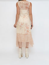 Load image into Gallery viewer, Vintage x Pale Yellow Floral Chiffon Dress (M, L)