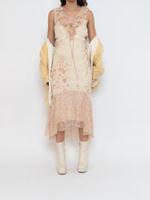 Load image into Gallery viewer, Vintage x Pale Yellow Floral Chiffon Dress (M, L)