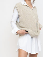 Load image into Gallery viewer, Vintage x Made in USA x EDDIE BAUER Oatmeal Cotton Knit Vest (S-L)