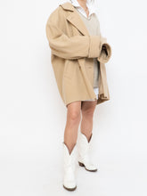 Load image into Gallery viewer, Vintage x Made in UK x MARKS AND SPENCER Soft Pure Wool Beige Coat (XS-XL)