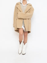 Load image into Gallery viewer, Vintage x Made in UK x MARKS AND SPENCER Soft Pure Wool Beige Coat (XS-XL)