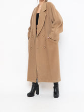 Load image into Gallery viewer, Vintage x Made in Italy x Camel Wool &amp; Cashmere Coat (S-L)