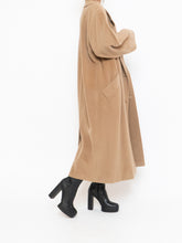 Load image into Gallery viewer, Vintage x Made in Italy x Camel Wool &amp; Cashmere Coat (S-L)