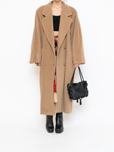 Load image into Gallery viewer, Vintage x Made in Italy x Camel Wool &amp; Cashmere Coat (S-L)