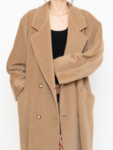 Load image into Gallery viewer, Vintage x Made in Italy x Camel Wool &amp; Cashmere Coat (S-L)