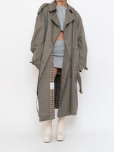 Load image into Gallery viewer, Vintage x Made in Canada x AQUASCUTUM OF LONDON Neutral Trench Coat (S-XL)