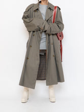 Load image into Gallery viewer, Vintage x Made in Canada x AQUASCUTUM OF LONDON Neutral Trench Coat (S-XL)