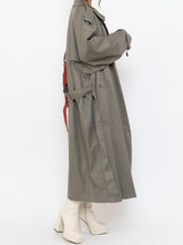 Load image into Gallery viewer, Vintage x Made in Canada x AQUASCUTUM OF LONDON Neutral Trench Coat (S-XL)