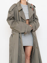 Load image into Gallery viewer, Vintage x Made in Canada x AQUASCUTUM OF LONDON Neutral Trench Coat (S-XL)