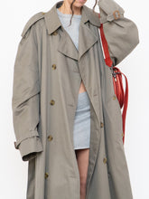Load image into Gallery viewer, Vintage x Made in Canada x AQUASCUTUM OF LONDON Neutral Trench Coat (S-XL)