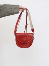 Load image into Gallery viewer, AUNTS &amp; UNCLES x Red Leather Shoulder Purse