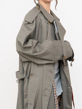 Load image into Gallery viewer, Vintage x Made in Canada x AQUASCUTUM OF LONDON Neutral Trench Coat (S-XL)
