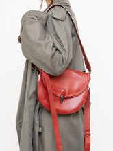 Load image into Gallery viewer, AUNTS &amp; UNCLES x Red Leather Shoulder Purse