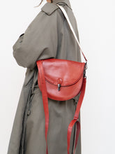 Load image into Gallery viewer, AUNTS &amp; UNCLES x Red Leather Shoulder Purse