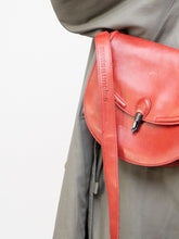 Load image into Gallery viewer, AUNTS &amp; UNCLES x Red Leather Shoulder Purse