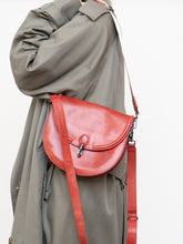 Load image into Gallery viewer, AUNTS &amp; UNCLES x Red Leather Shoulder Purse