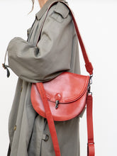Load image into Gallery viewer, AUNTS &amp; UNCLES x Red Leather Shoulder Purse