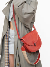 Load image into Gallery viewer, AUNTS &amp; UNCLES x Red Leather Shoulder Purse