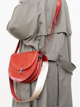 Load image into Gallery viewer, AUNTS &amp; UNCLES x Red Leather Shoulder Purse