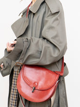 Load image into Gallery viewer, AUNTS &amp; UNCLES x Red Leather Shoulder Purse