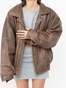 Vintage x Made in Canada x Light Brown Faded Leather Bomber Jacket (XS-M)