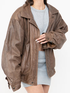 Vintage x Made in Canada x Light Brown Faded Leather Bomber Jacket (XS-M)