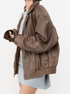 Vintage x Made in Canada x Light Brown Faded Leather Bomber Jacket (XS-M)