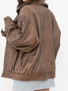 Vintage x Made in Canada x Light Brown Faded Leather Bomber Jacket (XS-M)