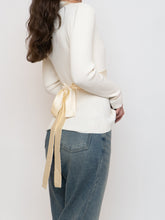Load image into Gallery viewer, Vintage x Made in Hong Kong x Cream Silk Knit Wrap Sweater (M)