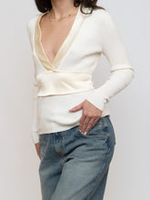 Load image into Gallery viewer, Vintage x Made in Hong Kong x Cream Silk Knit Wrap Sweater (M)