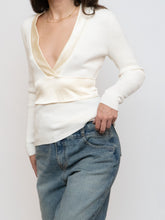 Load image into Gallery viewer, Vintage x Made in Hong Kong x Cream Silk Knit Wrap Sweater (M)