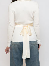 Load image into Gallery viewer, Vintage x Made in Hong Kong x Cream Silk Knit Wrap Sweater (M)