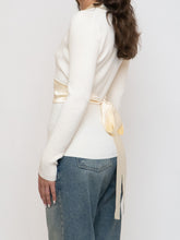 Load image into Gallery viewer, Vintage x Made in Hong Kong x Cream Silk Knit Wrap Sweater (M)