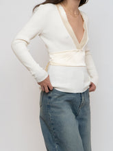 Load image into Gallery viewer, Vintage x Made in Hong Kong x Cream Silk Knit Wrap Sweater (M)