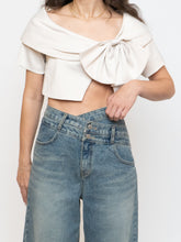 Load image into Gallery viewer, Vintage x Cream Satin Cropped Bow Top (XS-M)