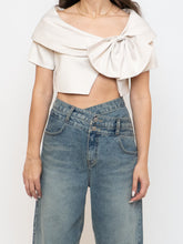 Load image into Gallery viewer, Vintage x Cream Satin Cropped Bow Top (XS-M)
