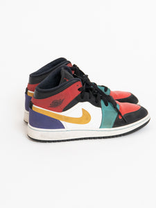 NIKE x Multicolour Air Jordans (7Y, 9W)