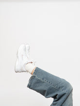 Load image into Gallery viewer, Vintage x NIKE White &amp; Pink Sneakers (7-8)