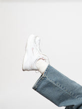 Load image into Gallery viewer, Vintage x NIKE White &amp; Pink Sneakers (7-8)