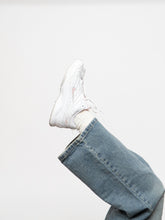 Load image into Gallery viewer, Vintage x NIKE White &amp; Pink Sneakers (7-8)